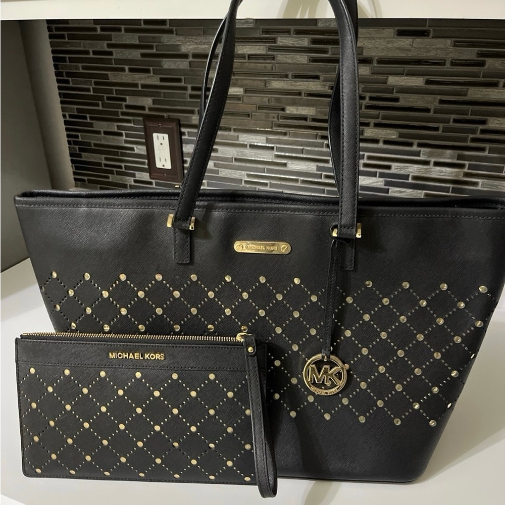 Michael Kors Large Jet Set Tote and Wristlet